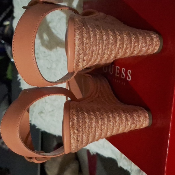 Guess wedged Sandal(Tracey) - Picture 6 of 7